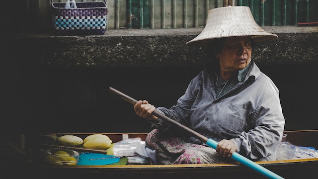 Floating Markets - Things to Do and Visit in Thailand